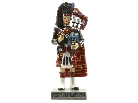 RESIN FIGURE OF SCOTLAND BAG PIPER.