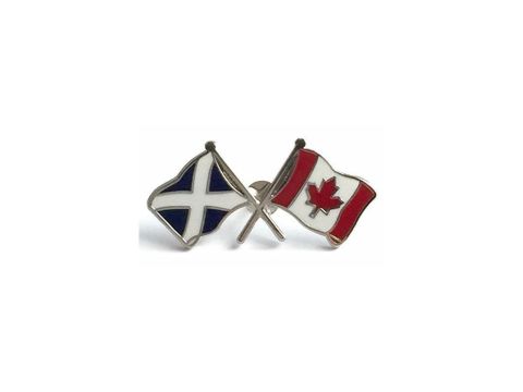 SCOTLAND SALTIRE & CANADA FRIENDSHIP FLAGS NATIONAL ENAMEL LAPEL PIN BADGE
