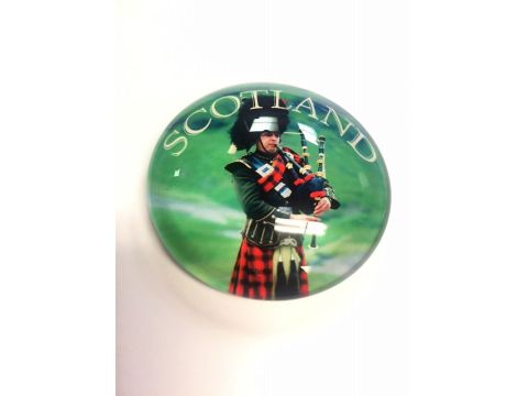 Piper Glass magnet